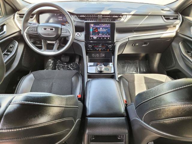 Used 2024 Jeep Grand Cherokee Altitude AWD/4WD image 13