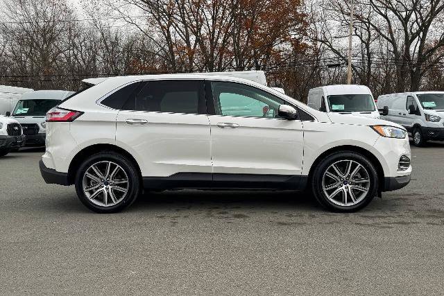 Certified 2022 Ford Edge Titanium AWD/4WD image 2