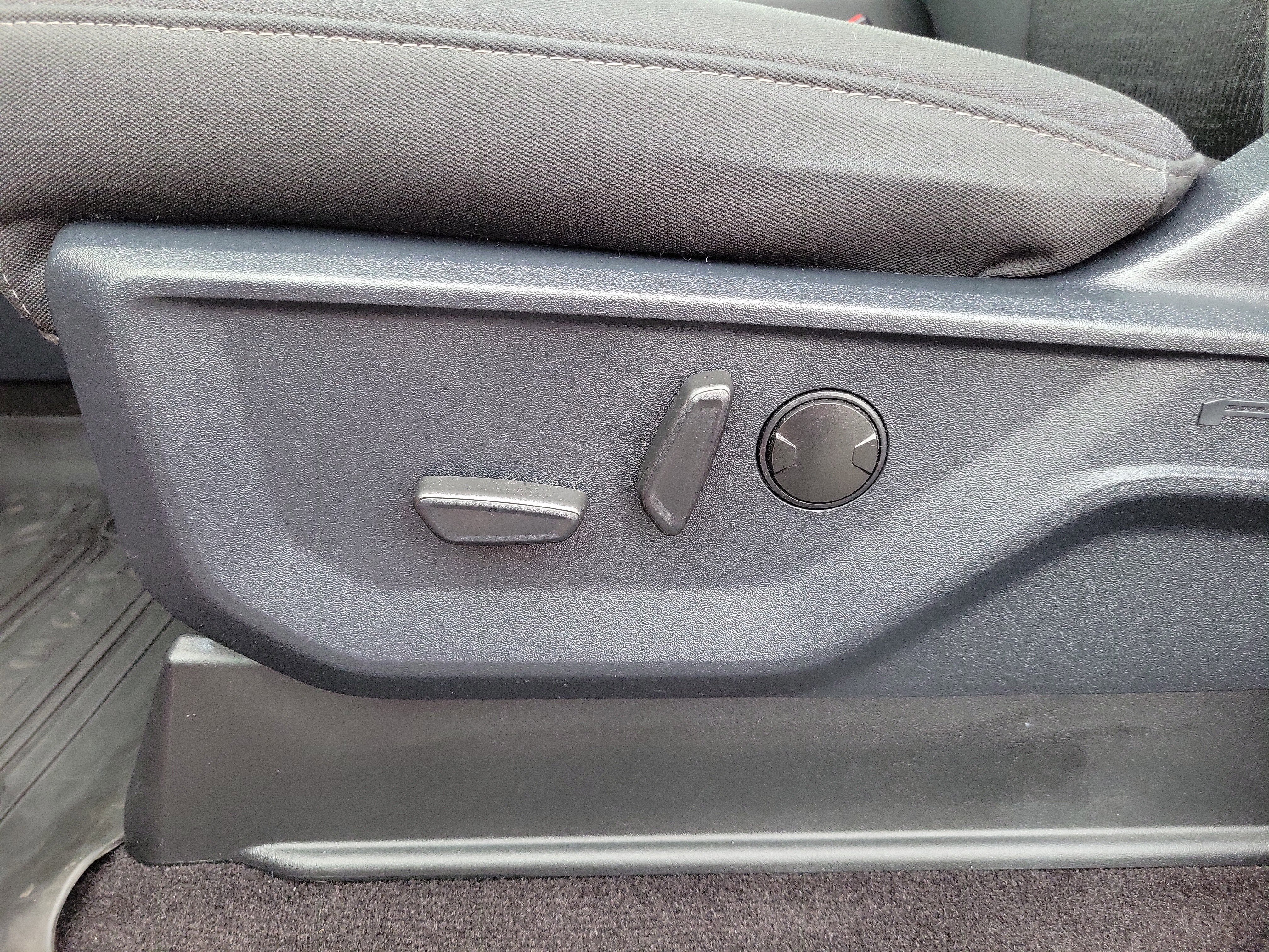 Certified 2022 Ford F150 XLT w/ Equipment Group 302A High image 19