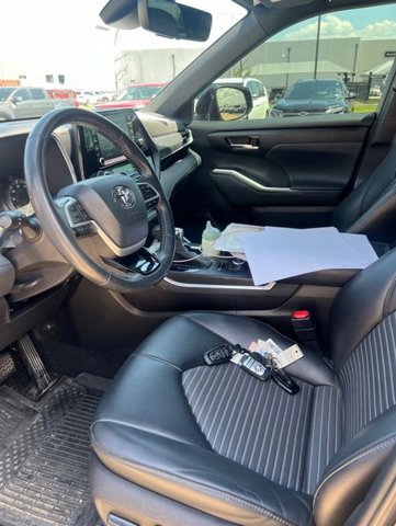 Used 2022 Toyota Highlander XSE AWD/4WD image 5