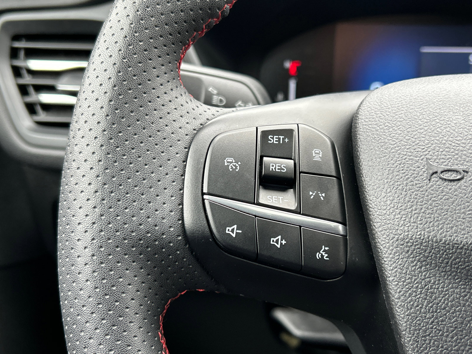 Certified 2023 Ford Escape ST-Line w/ Tech Pack #1 image 14