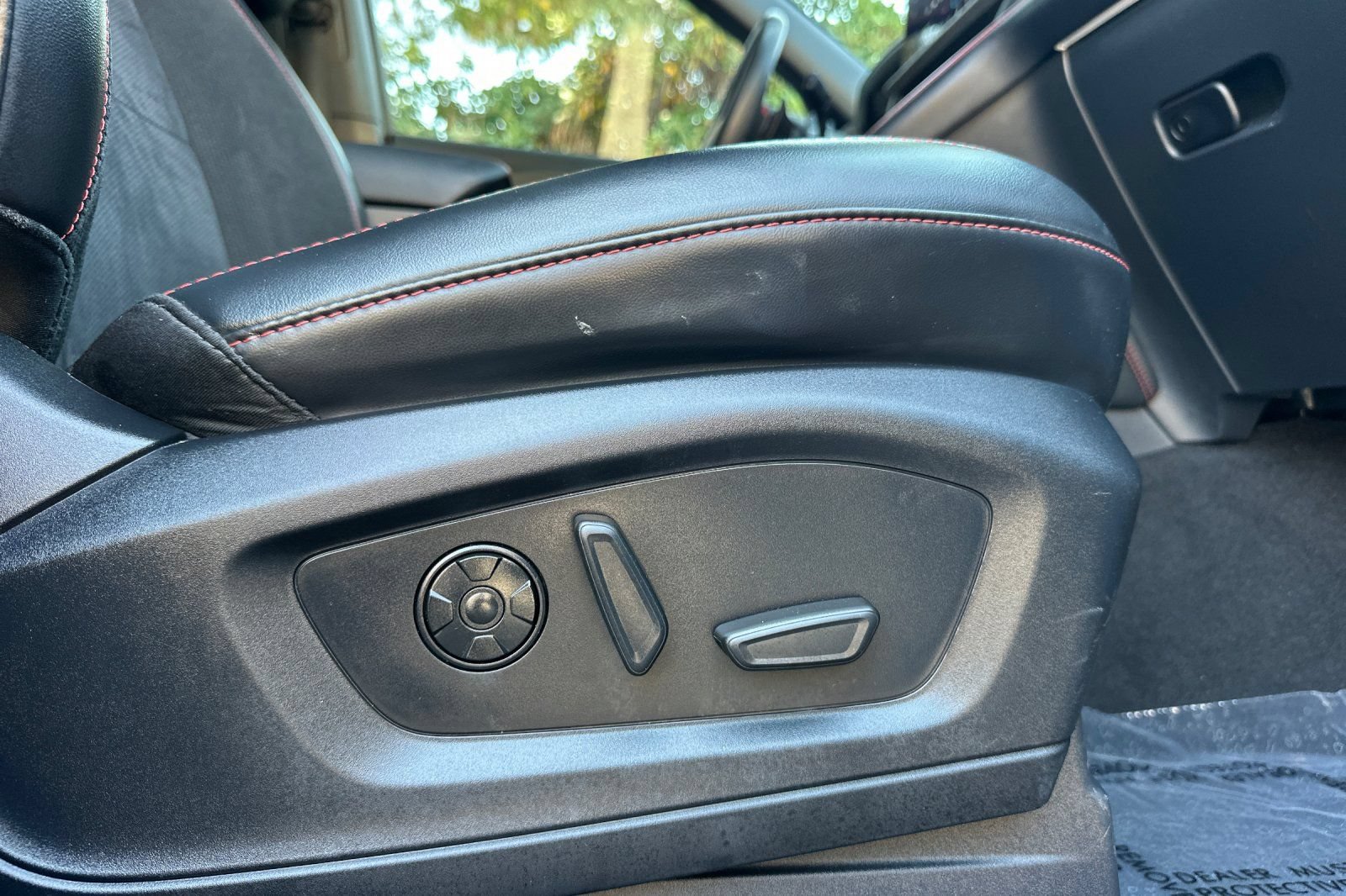 Certified 2025 Ford Explorer ST AWD/4WD image 24