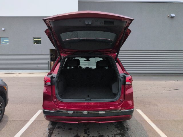 Used 2023 Chevrolet Equinox RS FWD image 19