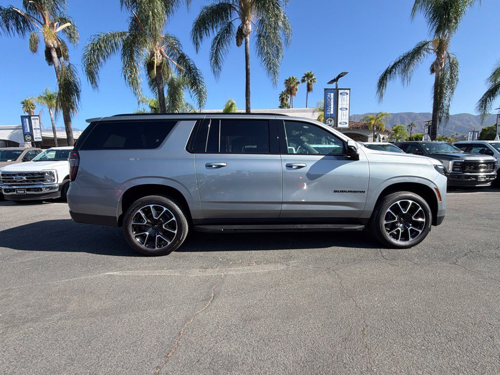 Used 2026 Chevrolet Suburban RST RWD image 14