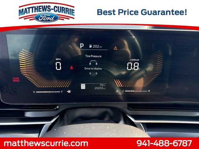 Used 2025 Kia Carnival FWD image 16