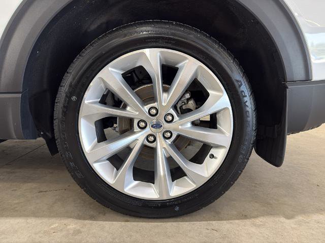 Certified 2023 Ford Explorer Platinum w/ Class IV Trailer Tow Package AWD/4WD image 14