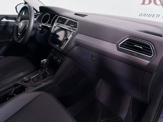 Used 2020 Volkswagen Tiguan SE AWD/4WD image 34