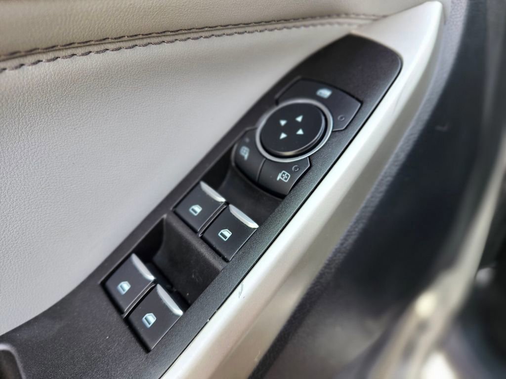 Certified 2022 Ford Explorer XLT w/ Equipment Group 202A image 18