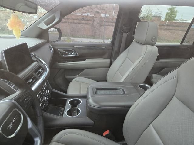 Used 2023 GMC Yukon XL SLT image 9