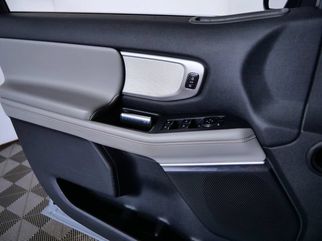 Certified 2025 Ford Expedition Active AWD/4WD image 26
