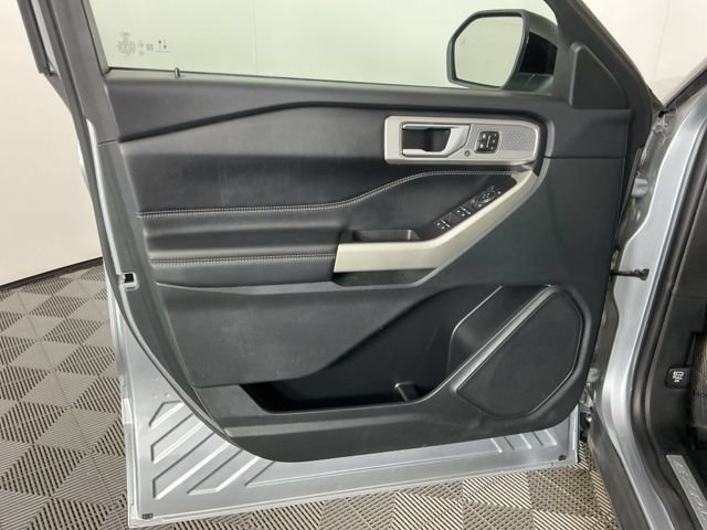 Certified 2023 Ford Explorer Limited AWD/4WD image 12