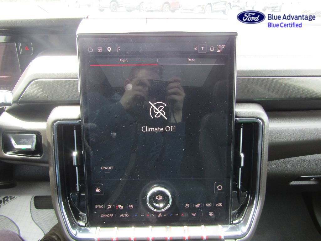 Used 2025 GMC Yukon XL AT4 w/ AT4 Premium Package AWD/4WD image 17