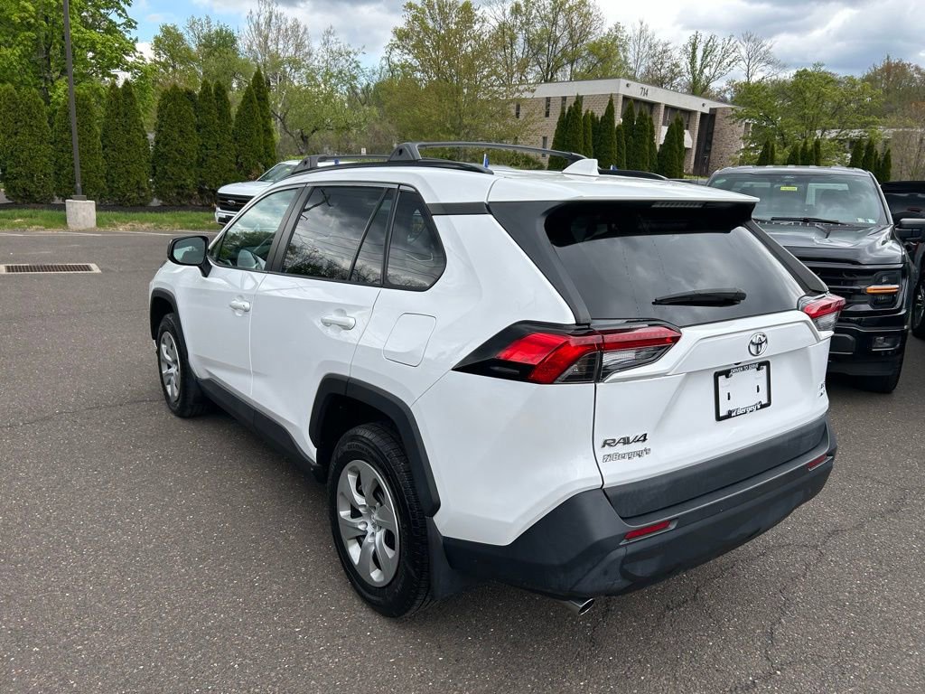 Used 2021 Toyota RAV4 LE AWD/4WD image 5