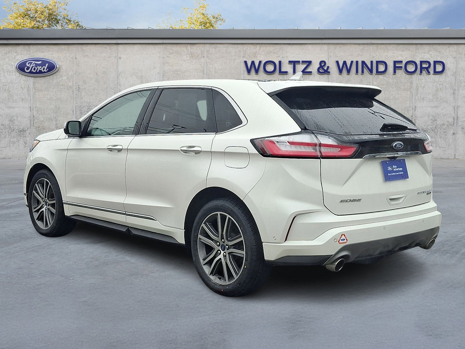 Certified 2019 Ford Edge Titanium w/ Equipment Group 301A image 5