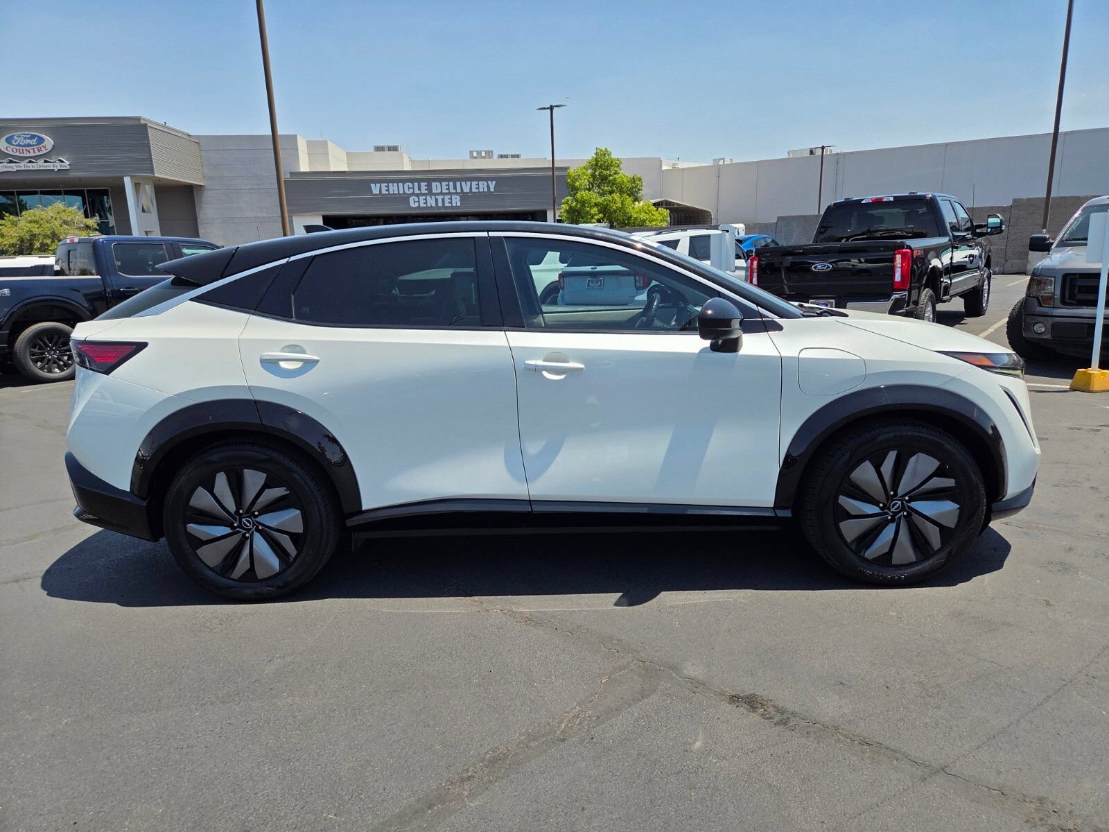Used 2023 Nissan Ariya FWD image 7