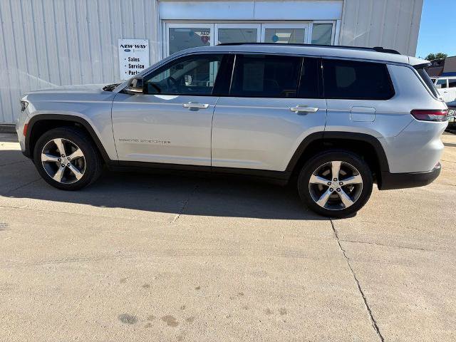 Used 2022 Jeep Grand Cherokee L Limited w/ Luxury Tech Group II AWD/4WD image 2