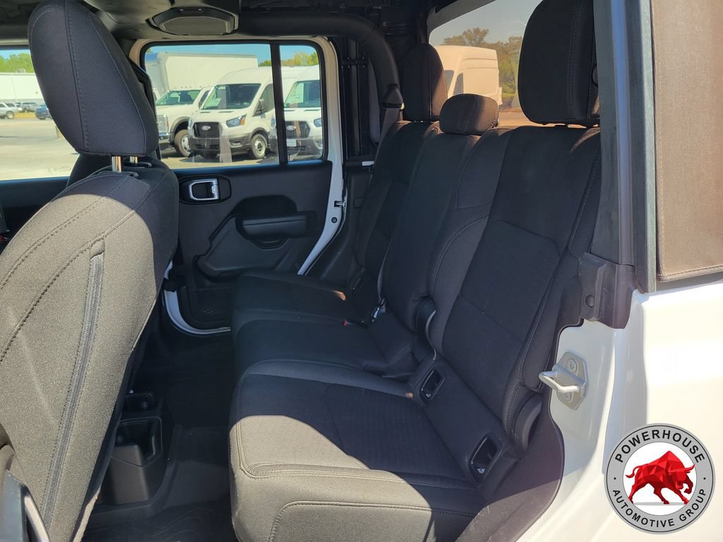 Used 2022 Jeep Gladiator Sport AWD/4WD image 16