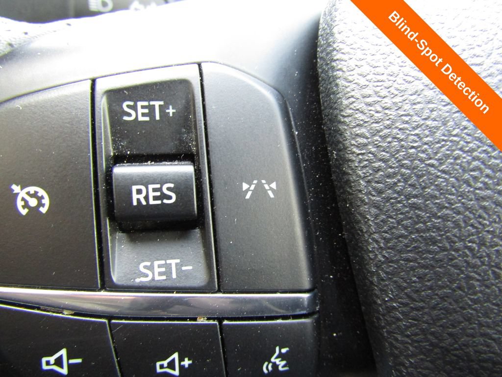 Certified 2025 Ford Escape ST-Line AWD/4WD image 8