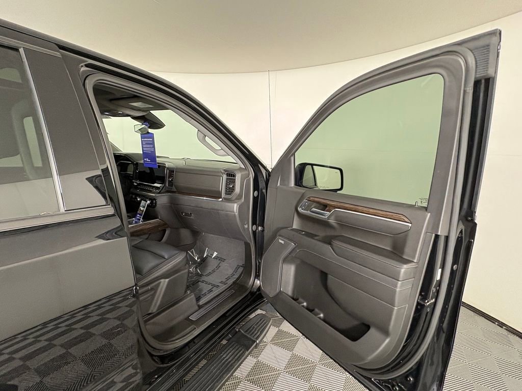 Used 2023 GMC Sierra 1500 Elevation w/ Elevation Premium Package AWD/4WD image 32