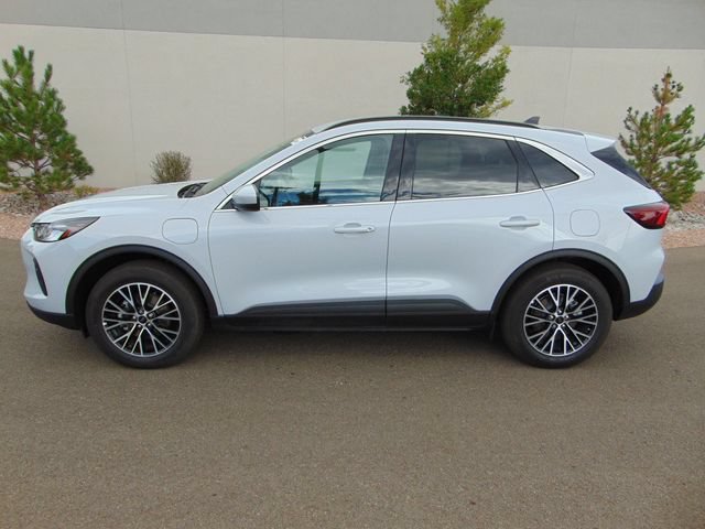 Certified 2026 Ford Escape SE FWD image 3
