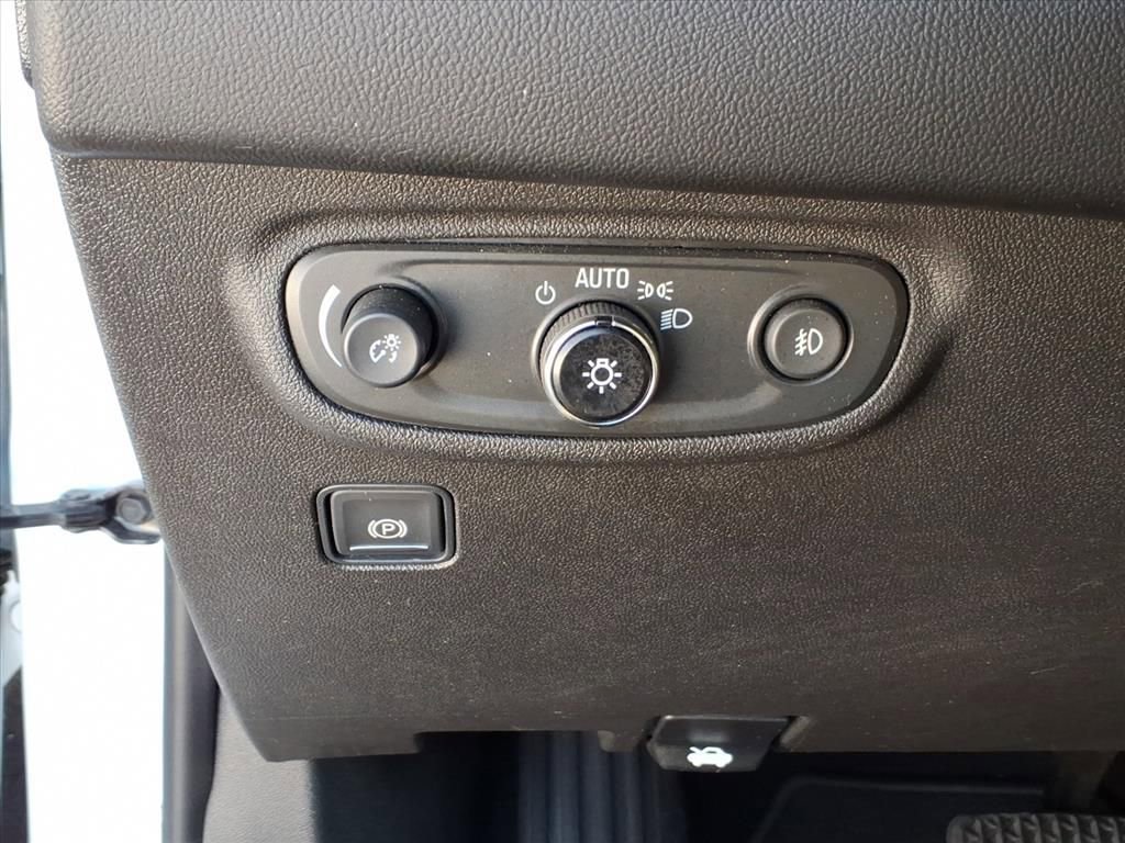 Used 2022 GMC Terrain SLT image 19