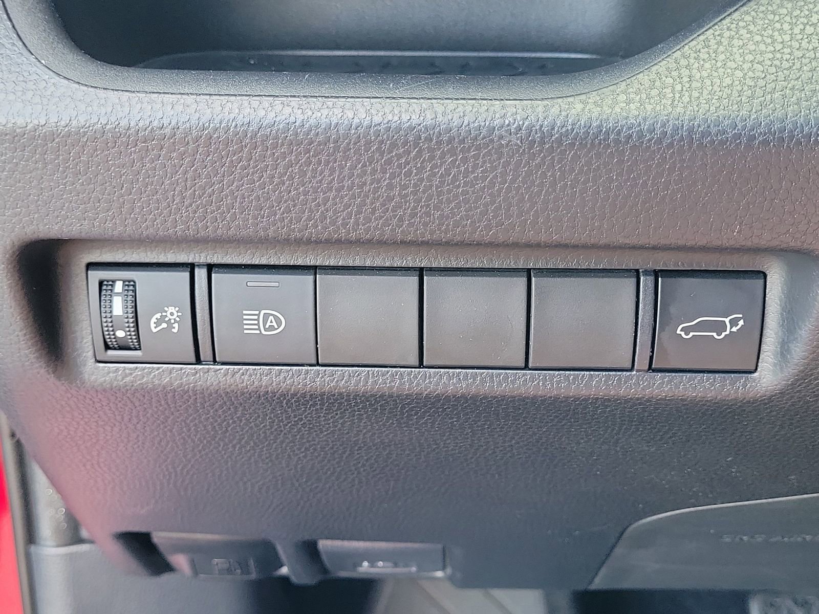 Used 2019 Toyota RAV4 XLE Premium FWD image 30
