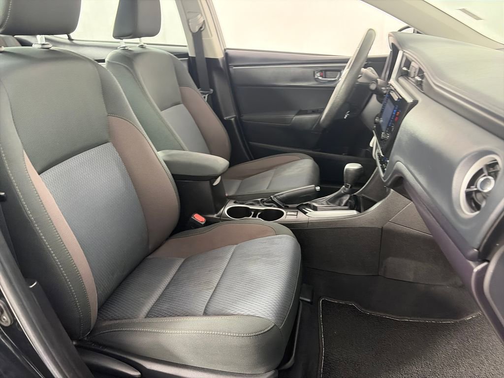 Used 2019 Toyota Corolla LE FWD image 29