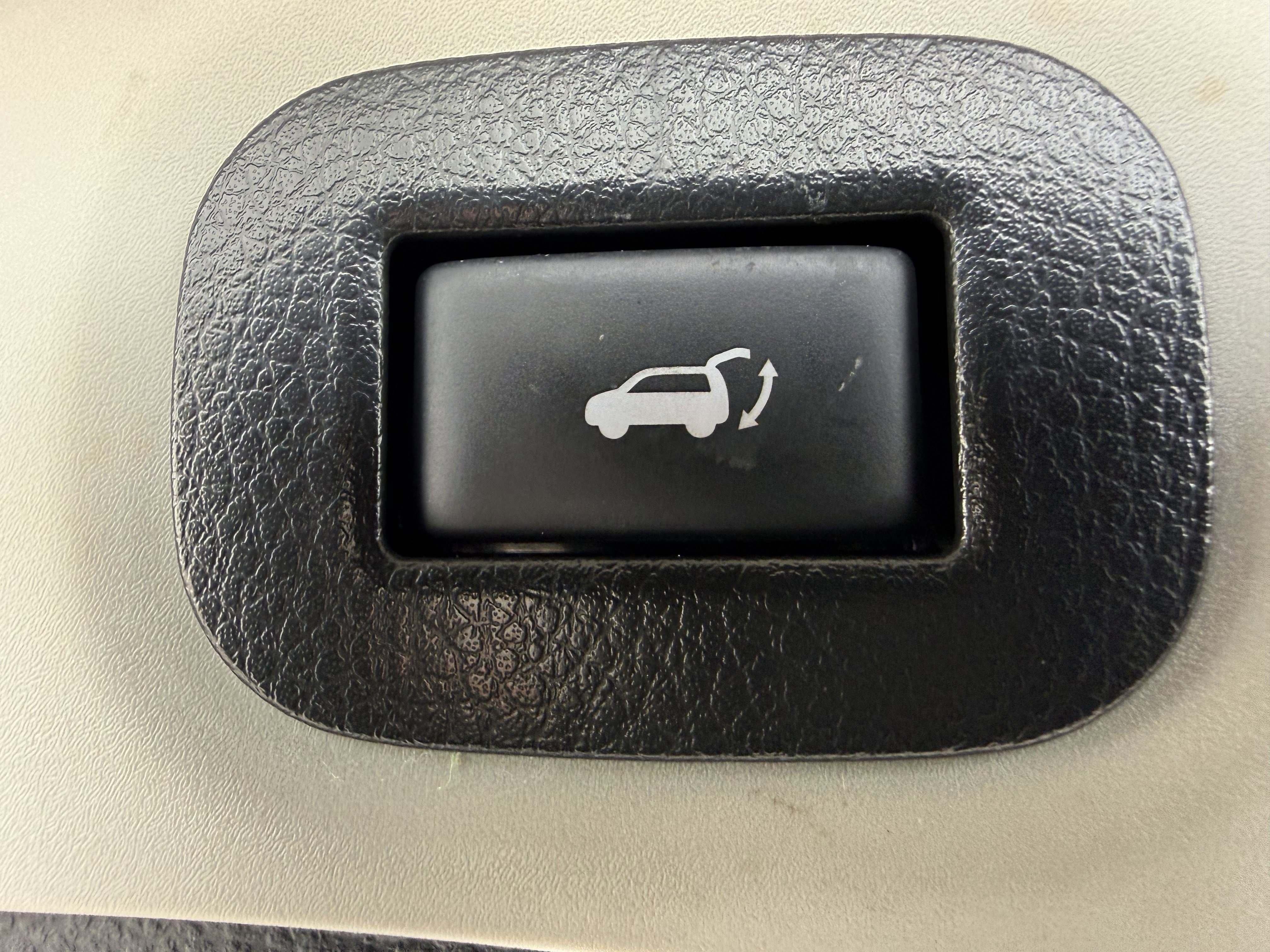 Used 2020 Nissan Rogue SV image 14