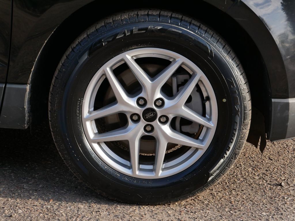 Certified 2024 Ford Edge SEL image 7