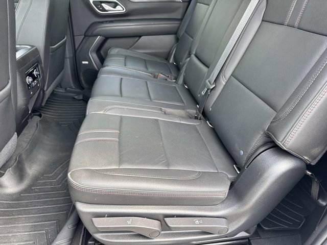 Used 2021 Chevrolet Suburban RST w/ Luxury Package RWD image 16