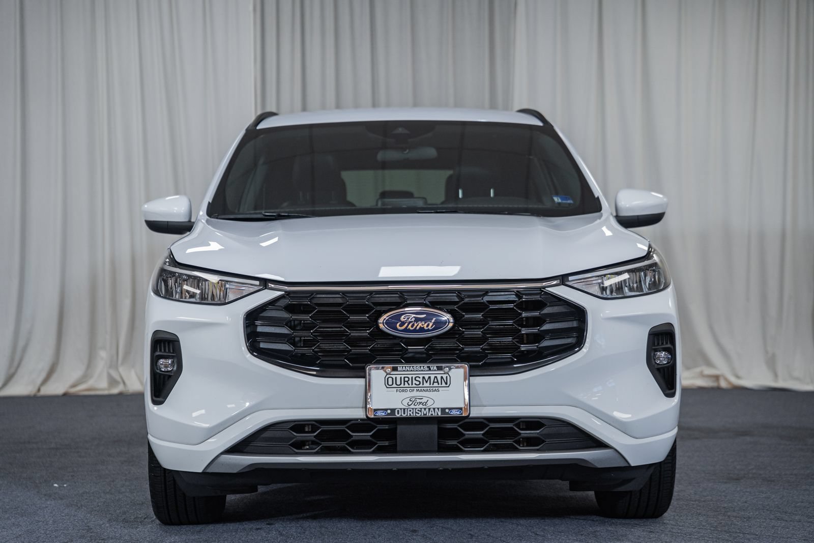 Certified 2023 Ford Escape ST-Line Select AWD/4WD image 2