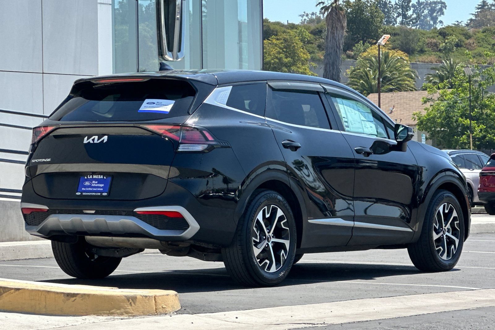Used 2023 Kia Sportage EX FWD image 3