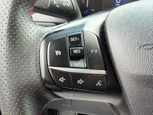 Certified 2025 Ford Escape ST-Line Select AWD/4WD image 36