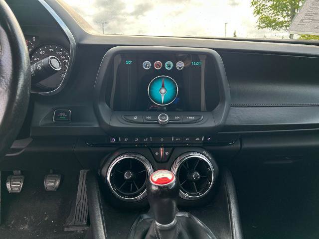 Used 2018 Chevrolet Camaro SS RWD image 27