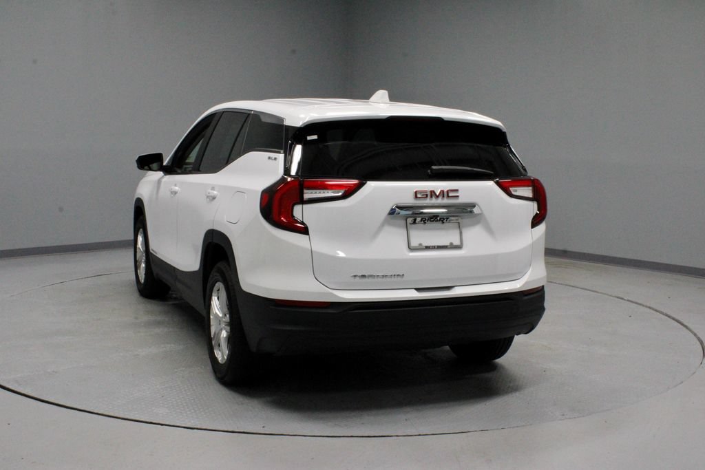 Used 2023 GMC Terrain SLE FWD image 8