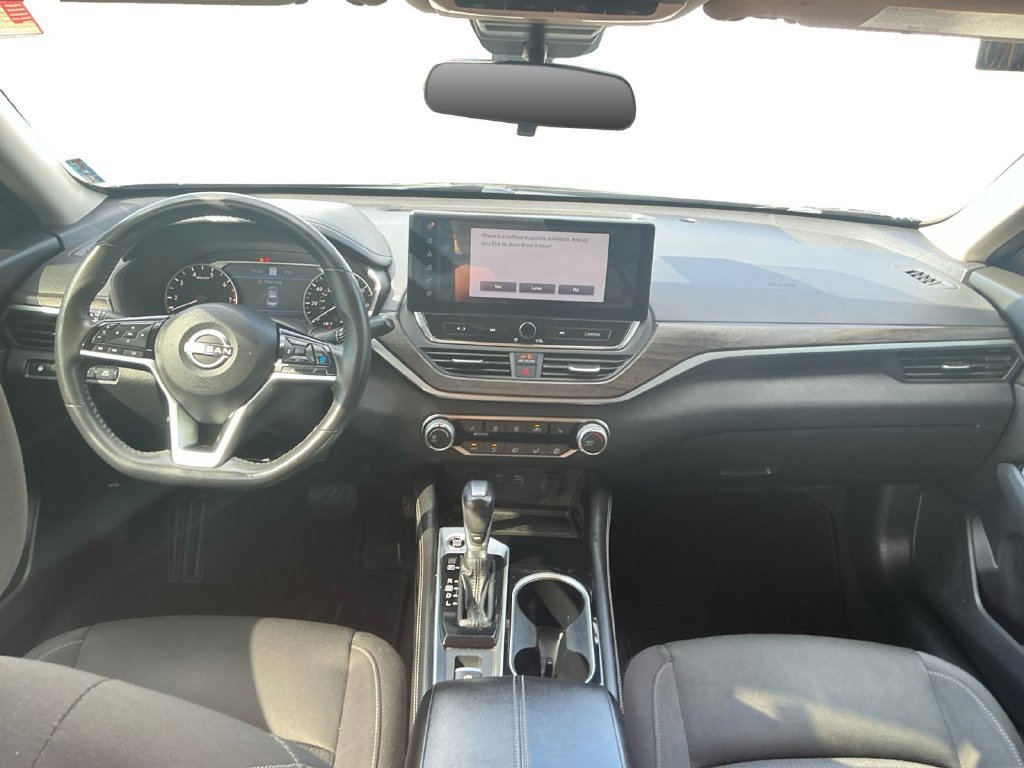 Used 2023 Nissan Altima 2.5 SV FWD image 17