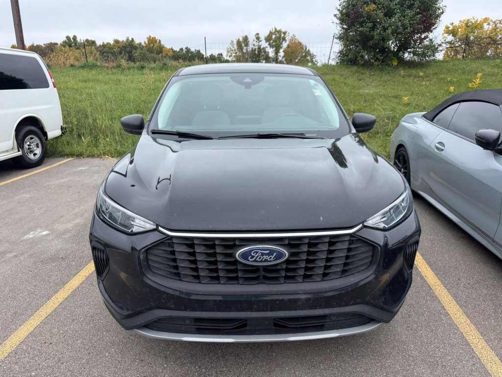 Certified 2023 Ford Escape Active AWD/4WD image 2