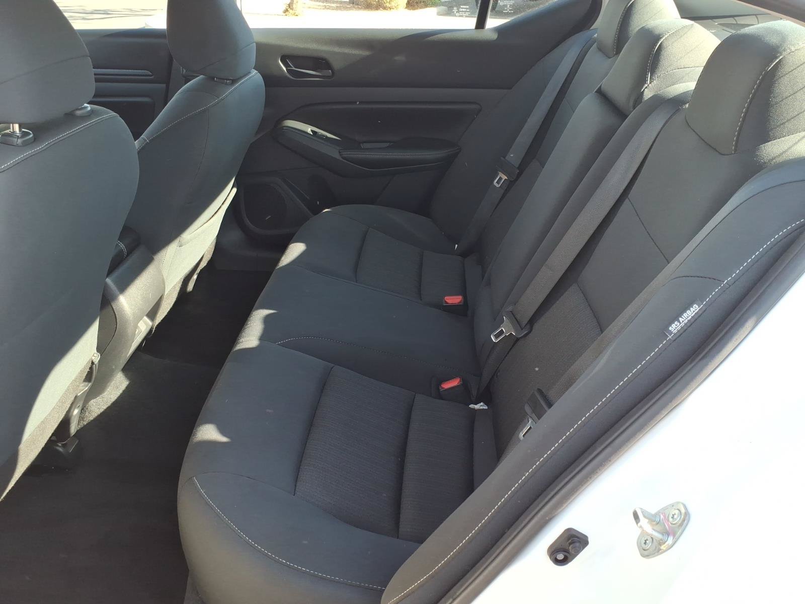 Used 2025 Nissan Altima 2.5 SV FWD image 15