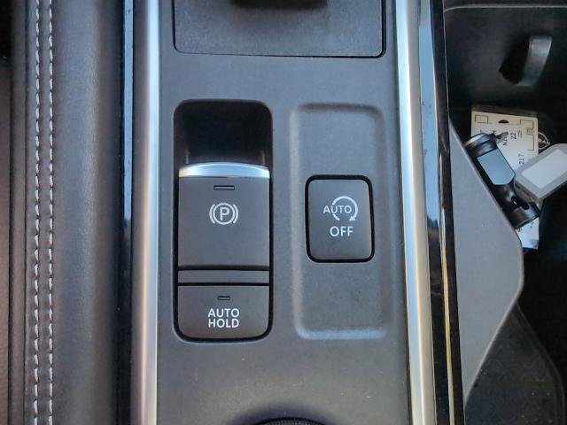 Used 2022 Nissan Pathfinder Platinum w/ Cargo Package image 31