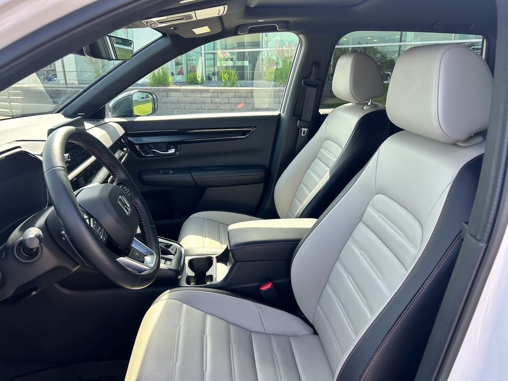 Used 2025 Honda CR-V Sport Touring image 10