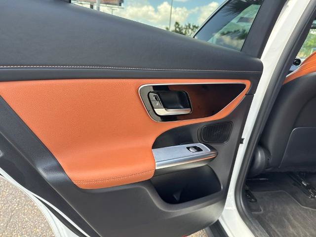 Used 2024 Mercedes-Benz GLC 300 4MATIC image 20