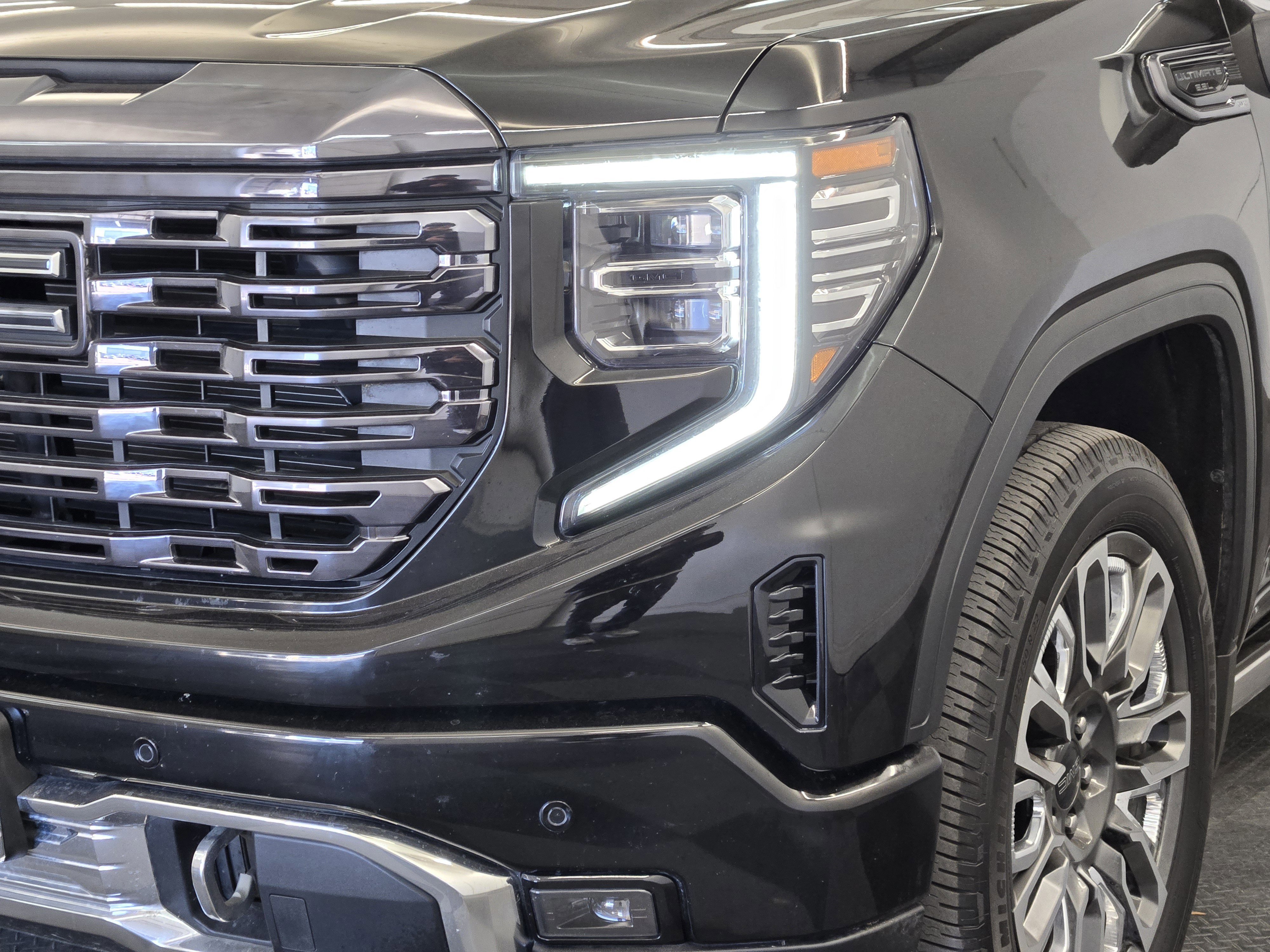 Used 2023 GMC Sierra 1500 Denali Ultimate image 8