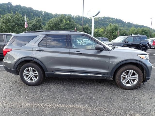 Certified 2023 Ford Explorer XLT w/ Equipment Group 202A AWD/4WD image 7