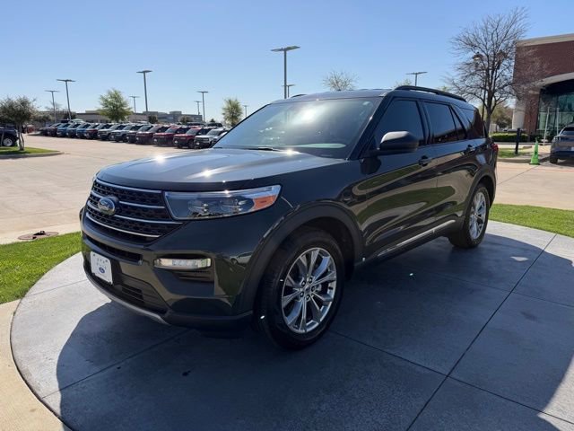 Certified 2022 Ford Explorer XLT w/ Equipment Group 202A image 3