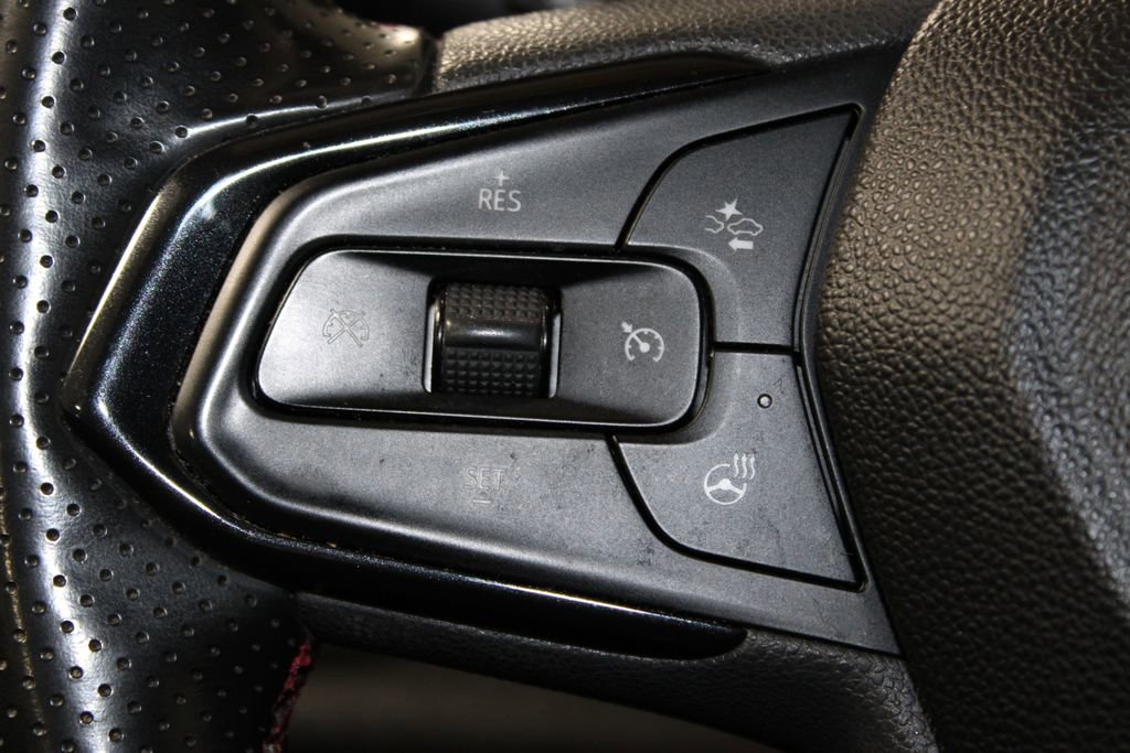 Used 2024 Chevrolet Trax RS w/ Driver Confidence Package image 35