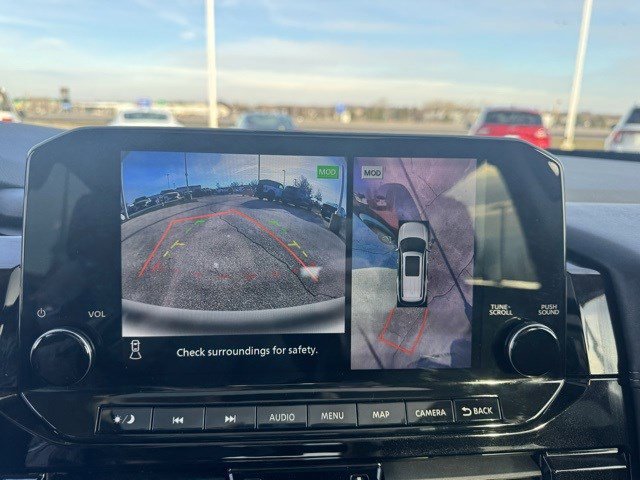 Used 2024 Nissan Pathfinder Platinum w/ Cargo Package image 21