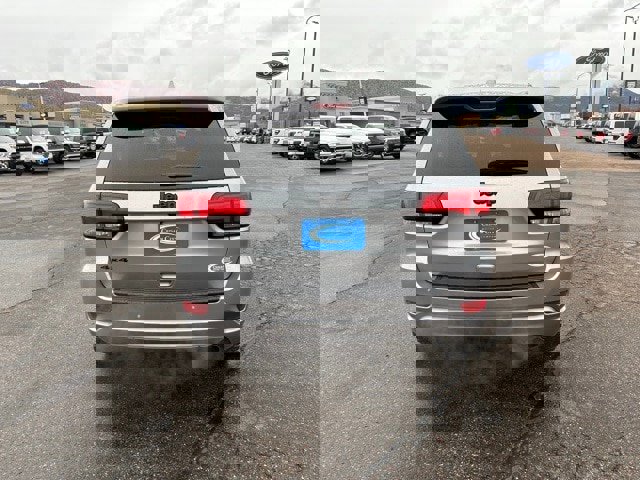 Used 2020 Jeep Grand Cherokee Altitude image 4