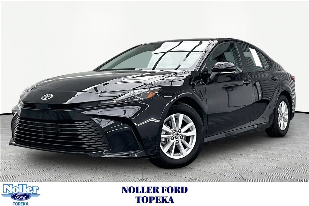 Used 2025 Toyota Camry LE FWD image 1
