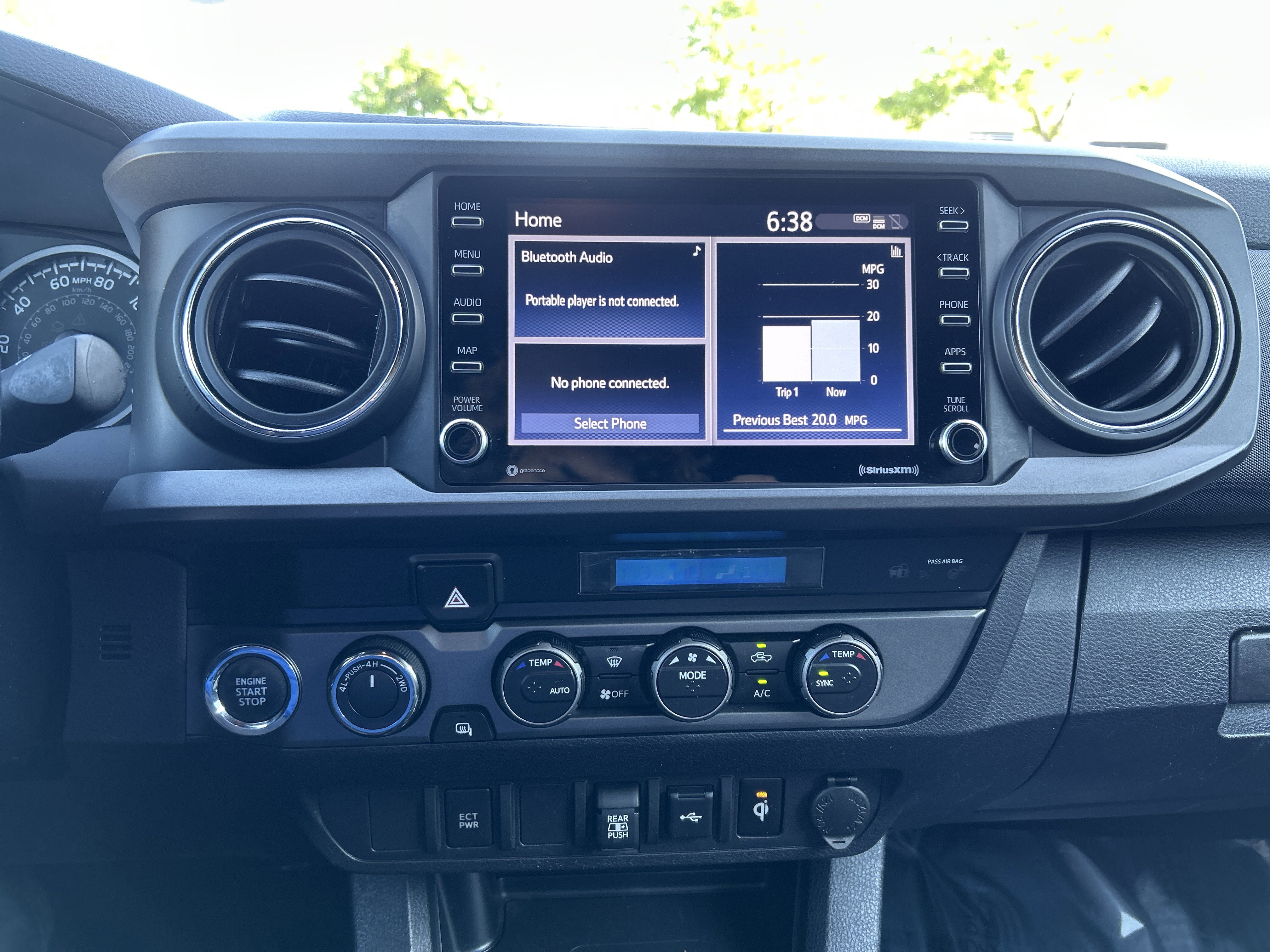 Used 2022 Toyota Tacoma TRD Off-Road AWD/4WD image 23