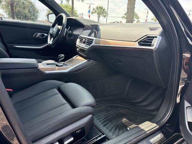 Used 2020 BMW 330i Sedan w/ Driving Assistance Package RWD image 24